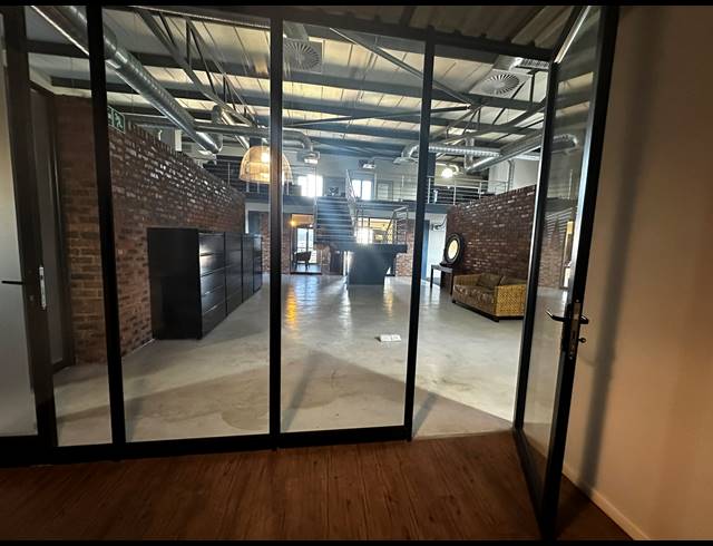 528M² OFFICE FOR SALE IN SUNNINGHILL